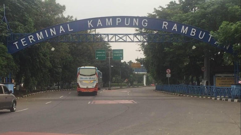 Ini Cara Membedakan Petugas dan Calo Tiket di Terminal Kampung Rambutan Ini Cara Membedakan Petugas dan Calo Tiket di Terminal Kampung Rambutan