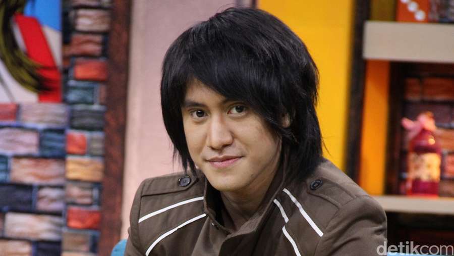 Aprilio Nggak Mau Ganti Gaya Rambut Aprilio Nggak Mau Ganti Gaya Rambut