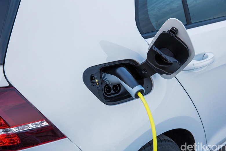 VW Berencana Lahirkan Dua Sedan Bertenaga Listrik VW Berencana Lahirkan Dua Sedan Bertenaga Listrik