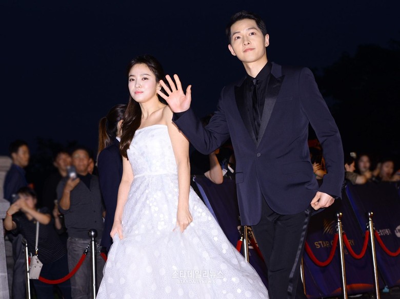 Ada Bukti Song Joong Ki-Song Hye Kyo di Bali Bareng, Ini Kata Manajemen Ada Bukti Song Joong Ki-Song Hye Kyo di Bali Bareng, Ini Kata Manajemen