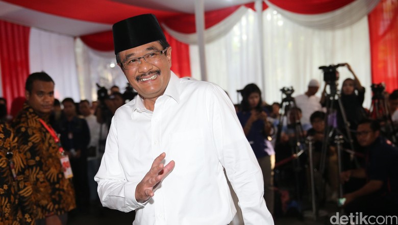 Djarot: Jangan Nakal, Bantu Saya Jadi Gubernur DKI Sampai Oktober