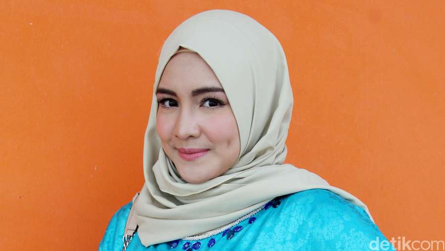 Intan Nuraini Cantik Berhijab