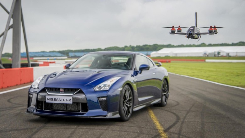 Wah! Mobil Super McLaren, Nissan GT-R Jadi Taksi Online Wah! Mobil Super McLaren, Nissan GT-R Jadi Taksi Online
