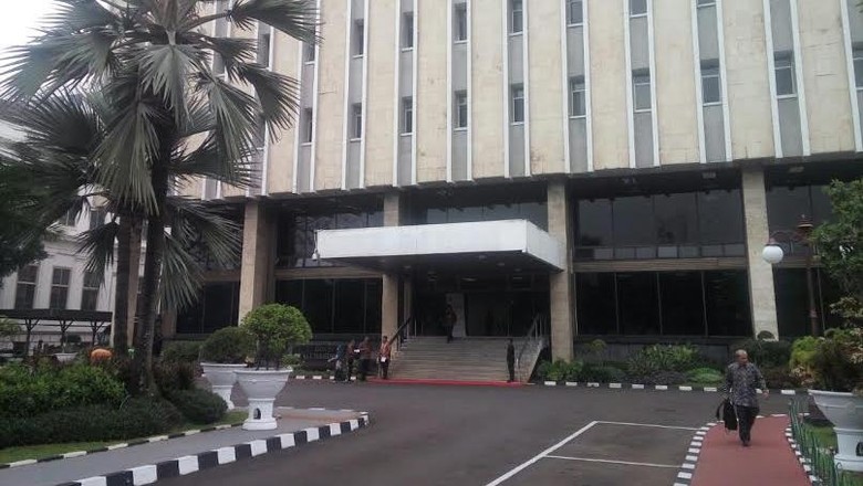 Darmin Rapat 3 Jam Bahas Industri Strategis, Ini Hasilnya Darmin Rapat 3 Jam Bahas Industri Strategis, Ini Hasilnya