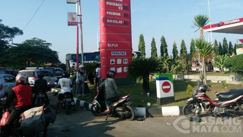 Jonan Pastikan BBM Bersubsidi Tak Naik Hingga Akhir Juni Jonan Pastikan BBM Bersubsidi Tak Naik Hingga Akhir Juni