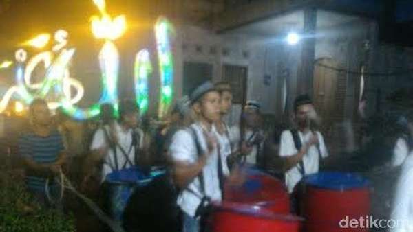 Takbir, "Tekbir", dan Takabur Takbir, "Tekbir", dan Takabur