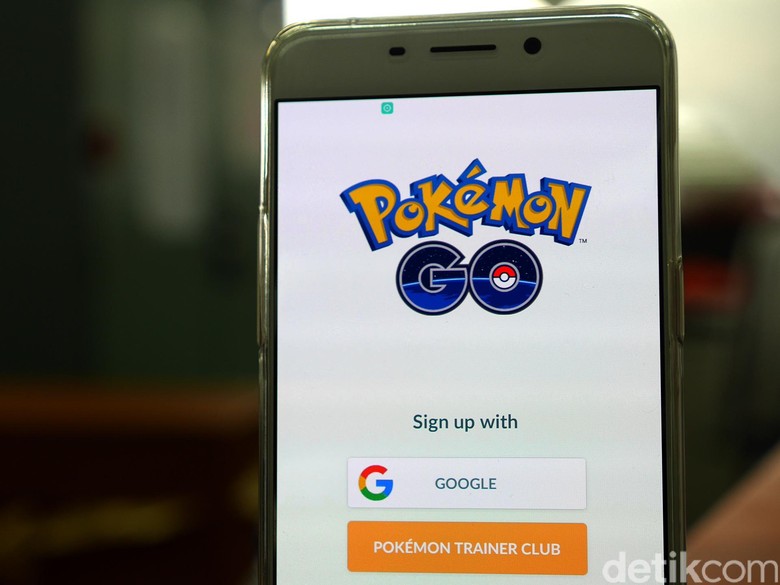 Bahaya! Jangan Nyetir Sambil Main Pokemon Go Bahaya! Jangan Nyetir Sambil Main Pokemon Go
