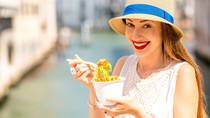 5 Kebiasaan Makan yang Pengaruhi Cara Anda Mengeluarkan Uang 5 Kebiasaan Makan yang Pengaruhi Cara Anda Mengeluarkan Uang