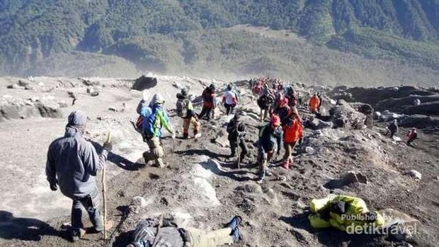 Ilustrasi jalur ke puncak Gunung Semeru