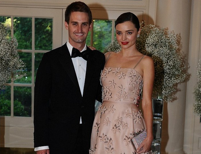 Evan Spiegel dan Miranda Kerr. Foto: Reuters Evan Spiegel dan Miranda Kerr. Foto: Reuters