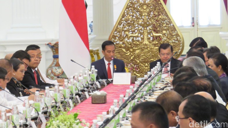 Jokowi Peringatkan Menteri soal Permen, Siapa Dituju? Jokowi Peringatkan Menteri soal Permen, Siapa Dituju?