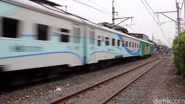Ini Usul Dirut KCJ Agar Penumpang Tak Menumpuk di Stasiun Manggarai Ini Usul Dirut KCJ Agar Penumpang Tak Menumpuk di Stasiun Manggarai