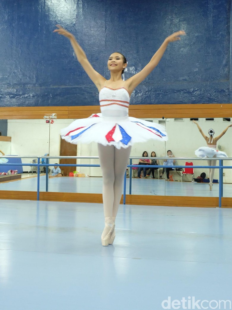 19 Penari Balet Marlupi Dance Academy Akan Tanding di Dua Negara 19 Penari Balet Marlupi Dance Academy Akan Tanding di Dua Negara