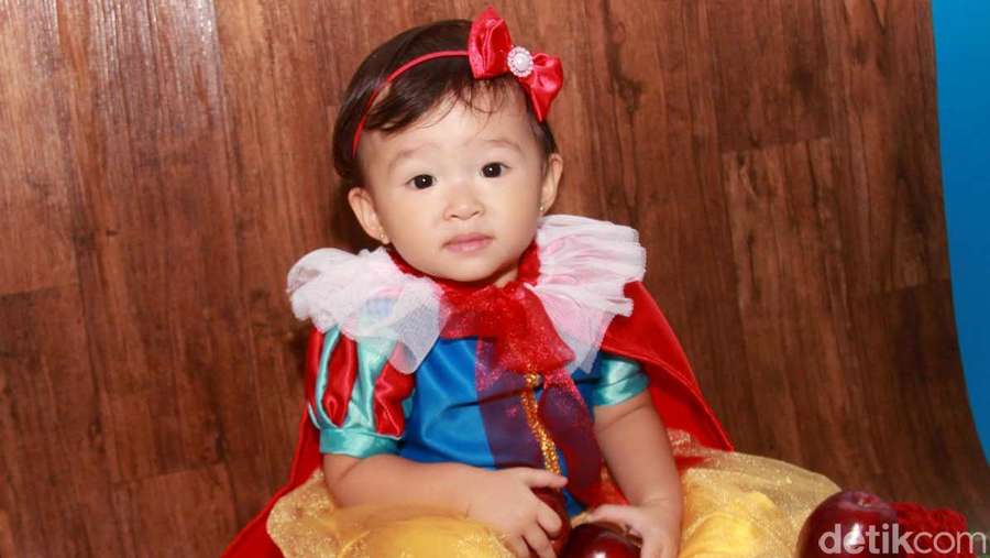 Ruben Onsu Dan Sarwendah Ngegemesin Jadi Snow White