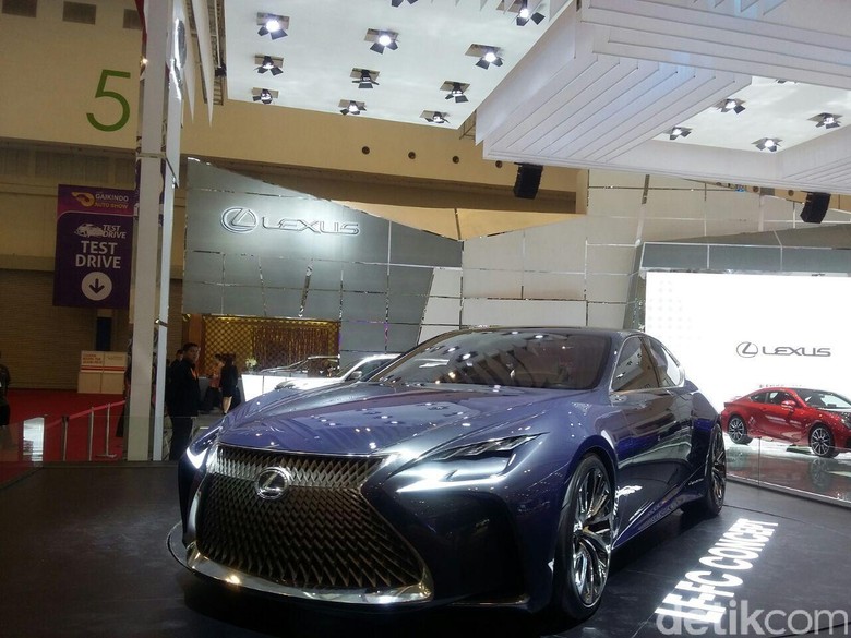 Lexus Patenkan LS Bertenaga Hidrogen Lexus Patenkan LS Bertenaga Hidrogen