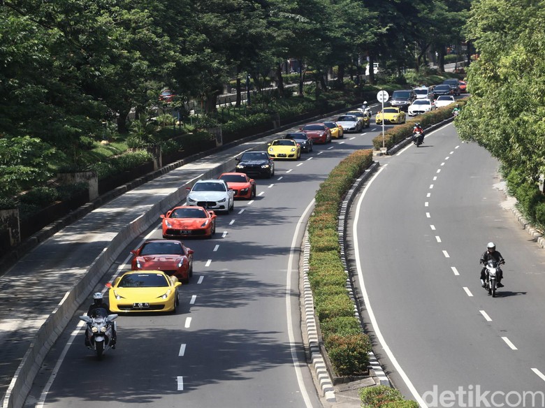 Ide Mobil Mewah Dilarang di Jakarta, Djarot: Boleh-boleh Saja Asal Bayar Pajak Ide Mobil Mewah Dilarang di Jakarta, Djarot: Boleh-boleh Saja Asal Bayar Pajak