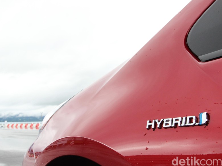 Beri Banyak Keuntungan, Mobil Hybrid Bisa Laris di Indonesia Beri Banyak Keuntungan, Mobil Hybrid Bisa Laris di Indonesia