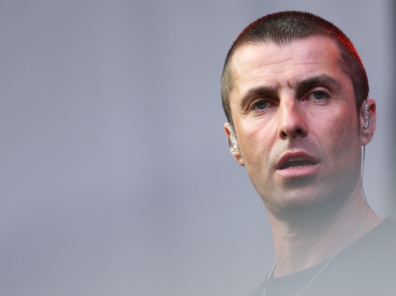 Ngakak! Ngumpat Kacamata Hilang, Liam Gallagher Diserang Netizen Ngakak! Ngumpat Kacamata Hilang, Liam Gallagher Diserang Netizen