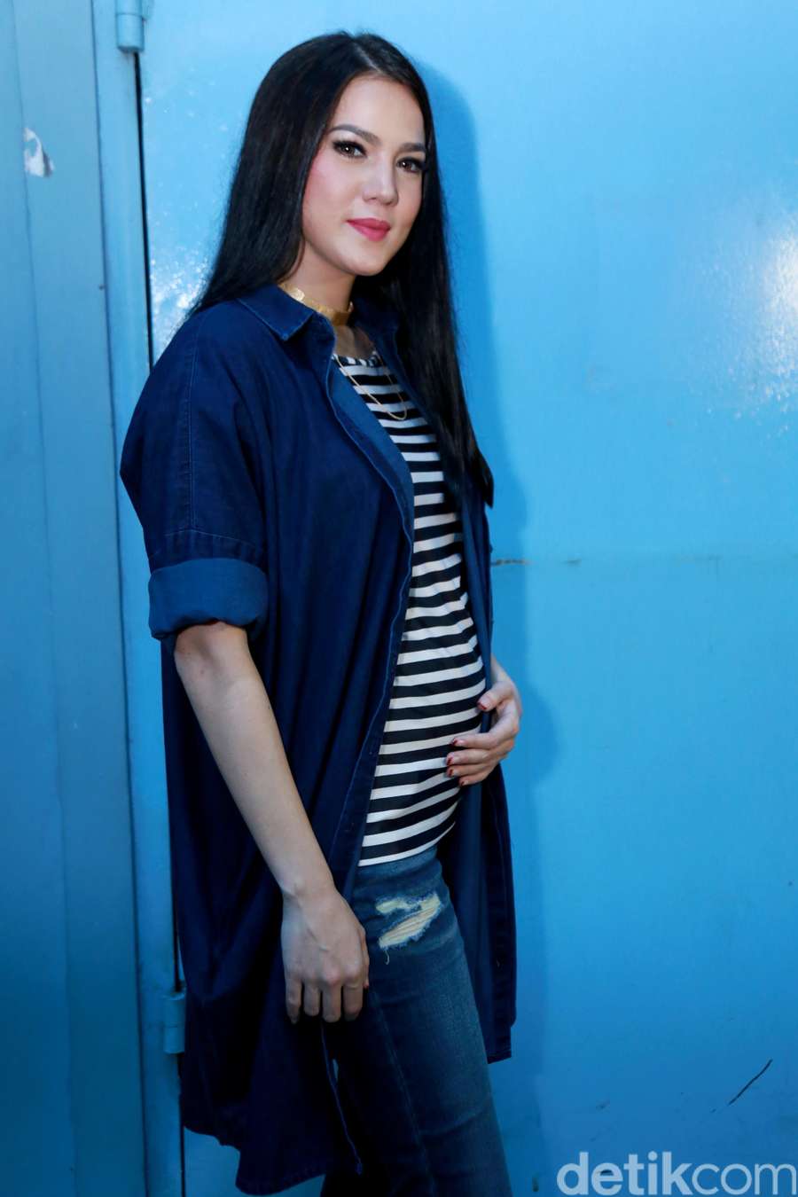 Perut Hamil 5 Bulan Alice Norin