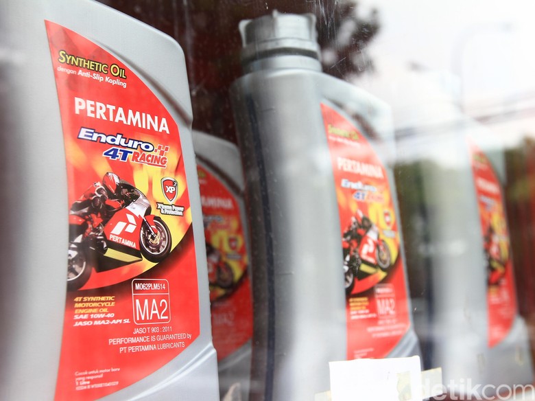 Pelumas Pertamina untuk Pajero Sport dan Kawasaki D-Tracker Pelumas Pertamina untuk Pajero Sport dan Kawasaki D-Tracker