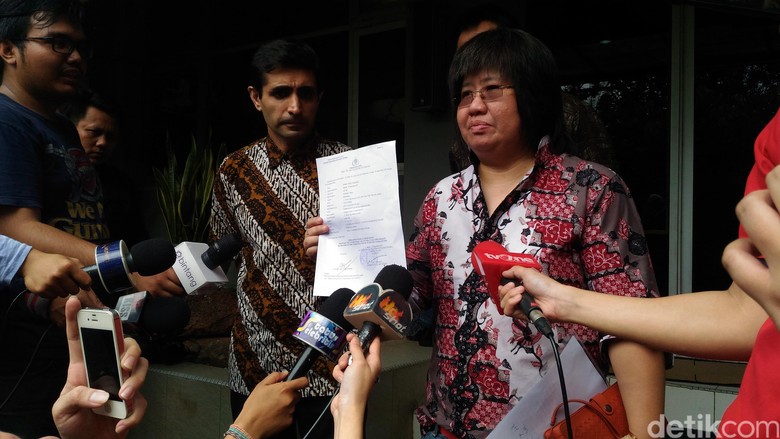 SPG yang Rekam dan Sebar Film Warkop DKI di Medsos Mengaku Hanya Iseng SPG yang Rekam dan Sebar Film Warkop DKI di Medsos Mengaku Hanya Iseng