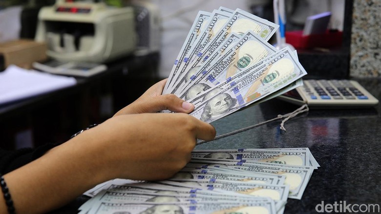 Investor Berburu Dolar AS Investor Berburu Dolar AS