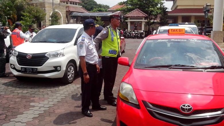 Tarif Taksi Online Naik, Ombudsman: Supaya Persaingan Sehat Tarif Taksi Online Naik, Ombudsman: Supaya Persaingan Sehat