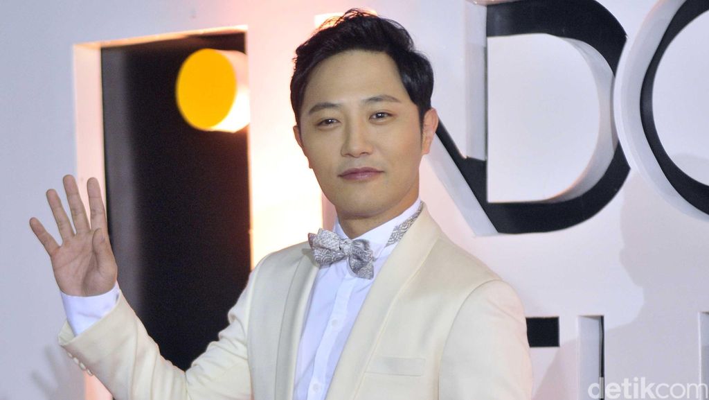 Kepopuleran Pasca Descendants of the Sun Meredup, Ini Kata Jin Goo Kepopuleran Pasca Descendants of the Sun Meredup, Ini Kata Jin Goo