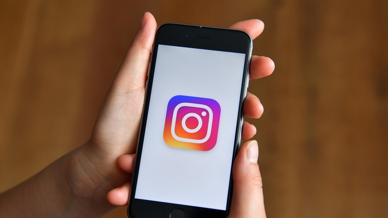 Polisi Tangkap Pria yang Hina Ibu Negara Iriana di Instagram Polisi Tangkap Pria yang Hina Ibu Negara Iriana di Instagram