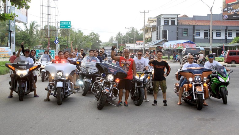 Motor Besar Club Siap Disiplin Berlalu Lintas Motor Besar Club Siap Disiplin Berlalu Lintas