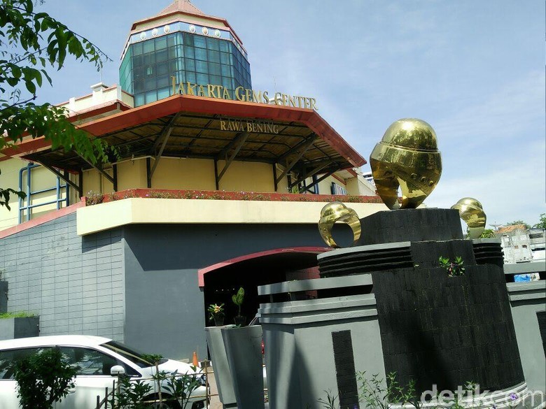 Begini Penampakan Sepinya Pusat Grosir Batu Akik Terbesar se-ASEAN Begini Penampakan Sepinya Pusat Grosir Batu Akik Terbesar se-ASEAN