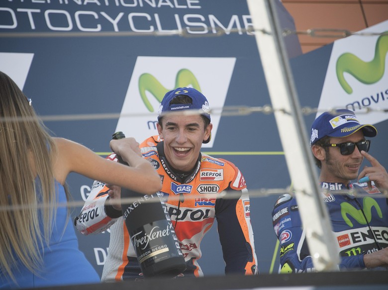 Sikut Penyelamat Marquez di Aragon Sikut Penyelamat Marquez di Aragon