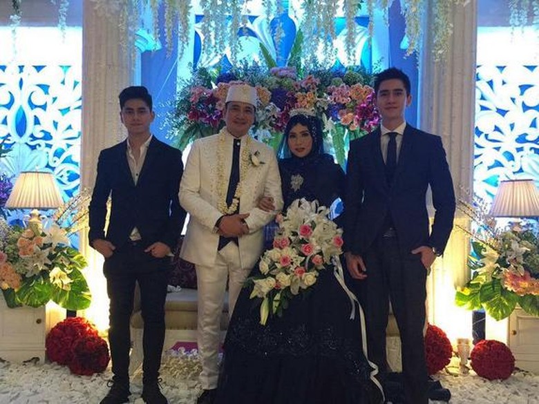 Venna Melinda Tak Hadir di Pernikahan Mantan Suami Venna Melinda Tak Hadir di Pernikahan Mantan Suami