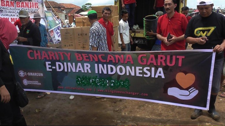 E-Dinar Coin Jalankan Program Helping Hand EDINAR untuk Bantu Korban Banjir Garut E-Dinar Coin Jalankan Program Helping Hand EDINAR untuk Bantu Korban Banjir Garut