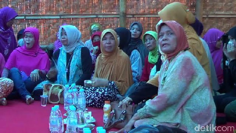 Eks Pengikut Ungkap Rahasia dan Rekayasa Uang Gaib Dimas Kanjeng Eks Pengikut Ungkap Rahasia dan Rekayasa Uang Gaib Dimas Kanjeng