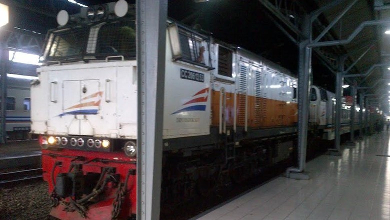 Indonesia Akan Ekspor 600 Gerbong Kereta Bekas untuk Dioperasikan di Myanmar Indonesia Akan Ekspor 600 Gerbong Kereta Bekas untuk Dioperasikan di Myanmar