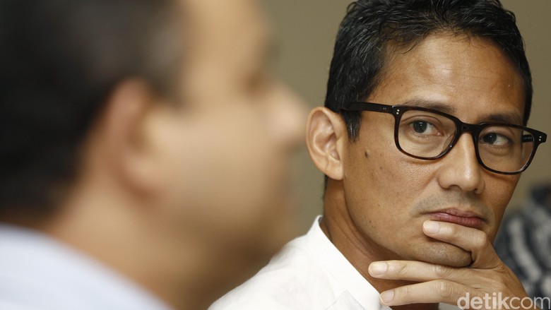 Pasangan Anies-Sandiaga saat berkunjung ke kantor detikcom (Dikhy Sasra/detikFoto) Pasangan Anies-Sandiaga saat berkunjung ke kantor detikcom (Dikhy Sasra/detikFoto)