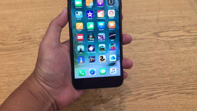 iPhone 7 Laris Manis, Saham Apple Lompat iPhone 7 Laris Manis, Saham Apple Lompat