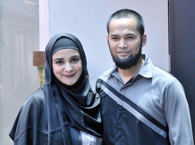 Teuku Wisnu dan Shireen Sungkar Bicara Soal Poligami Teuku Wisnu dan Shireen Sungkar Bicara Soal Poligami