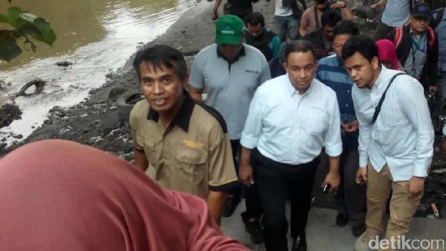 Dari Kali Code, Anies Baswedan Bicara soal Penataan 