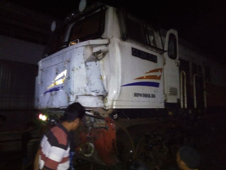 PT KAI akan Gugat Truk Peyebab KA Malabar Anjlok di Sragen PT KAI akan Gugat Truk Peyebab KA Malabar Anjlok di Sragen