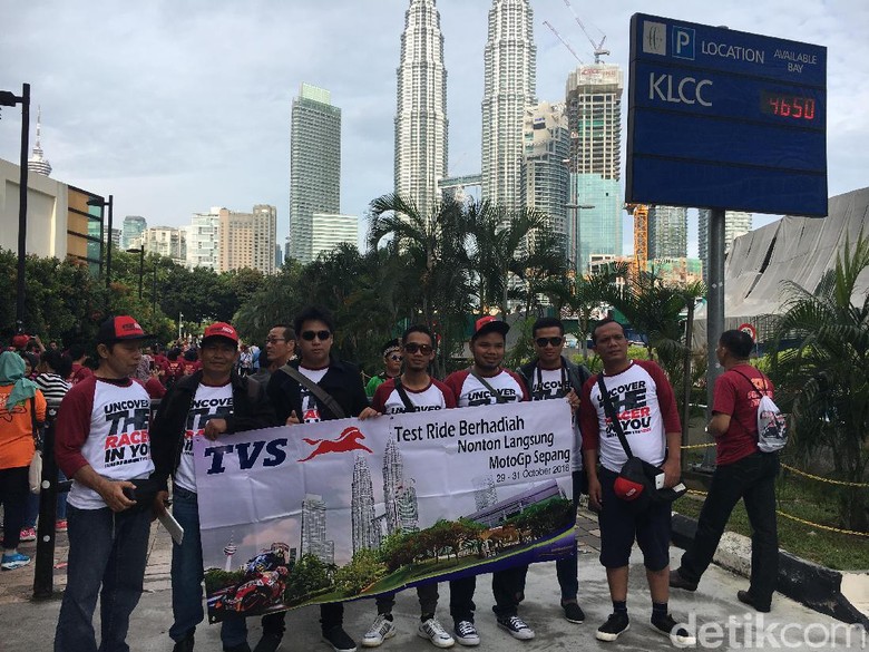 TVS Ajak Penggila Apache Nonton MotoGP di Sepang TVS Ajak Penggila Apache Nonton MotoGP di Sepang