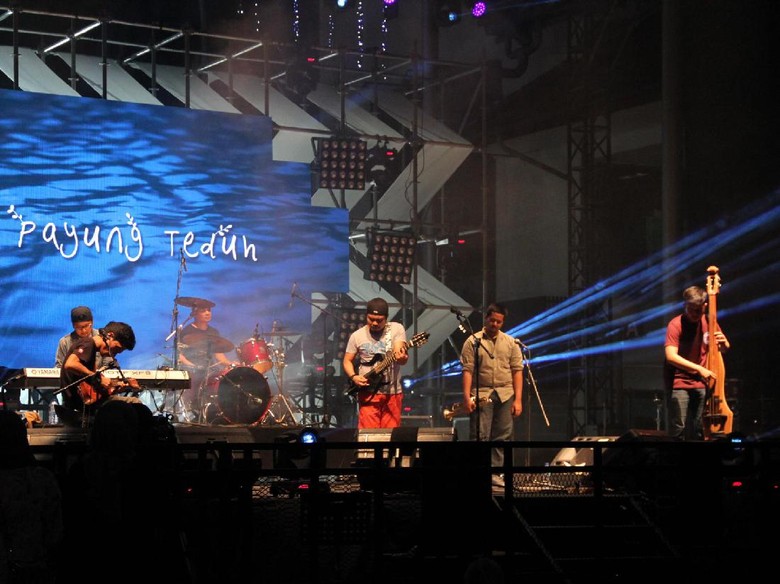 Payung Teduh Isi Soundtrack Film Bukaan 8 Payung Teduh Isi Soundtrack Film Bukaan 8