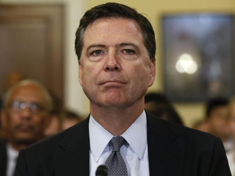 Donald Trump Pecat Direktur FBI James Comey