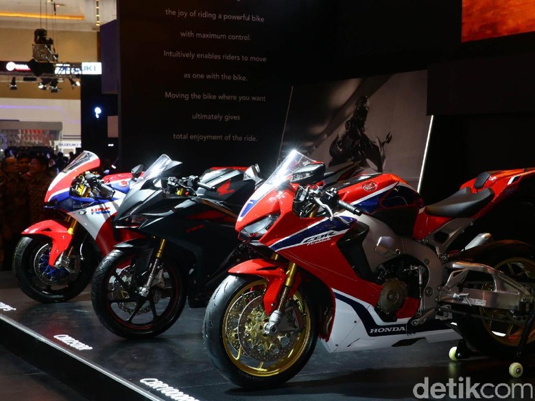Honda Pamerkan Africa Twin, Monkey dan CBR1000RR Fireblade SP Honda Pamerkan Africa Twin, Monkey dan CBR1000RR Fireblade SP