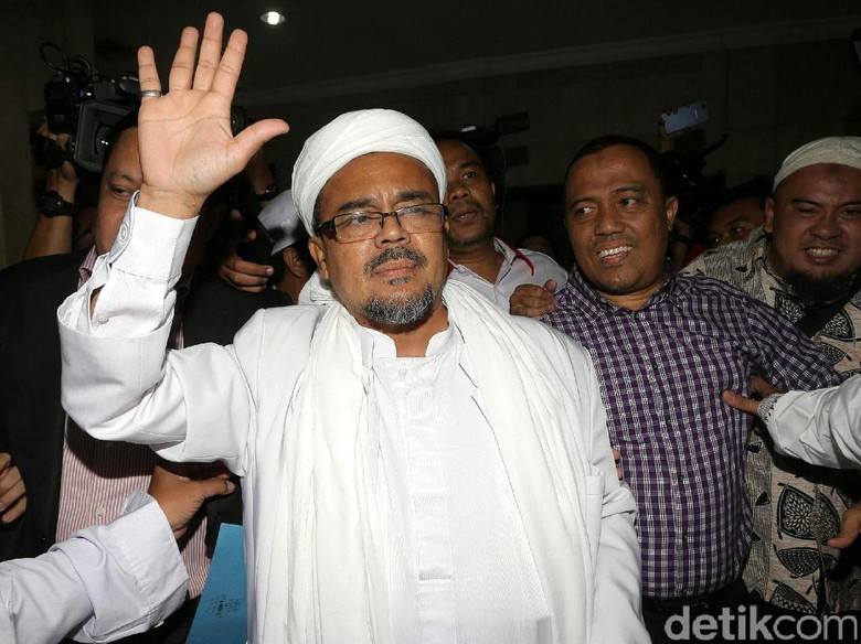 Ceramah Habib Rizieq Tutup Peringatan Supersemar di TMII Ceramah Habib Rizieq Tutup Peringatan Supersemar di TMII