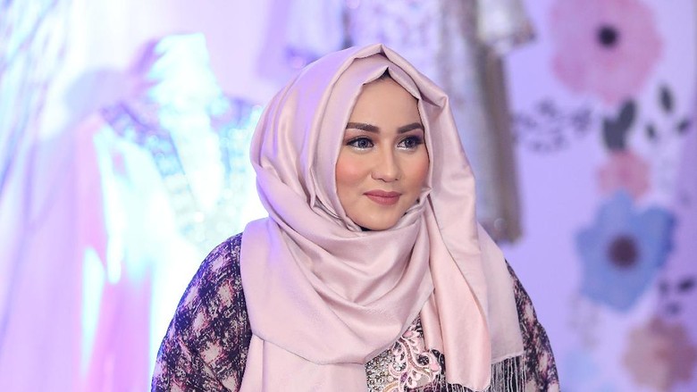 Kriminolog: First Travel Orang Biasa yang Bermimpi untuk Kaya Kriminolog: First Travel Orang Biasa yang Bermimpi untuk Kaya