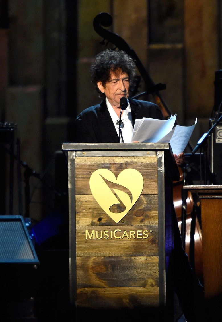 Bob Dylan Akan Tur Musim Gugur Bersama Mavis Staples Bob Dylan Akan Tur Musim Gugur Bersama Mavis Staples