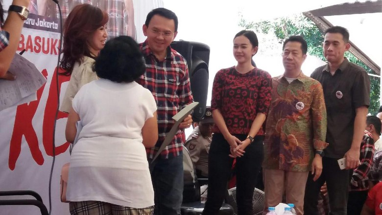 Dukung Ahok, Aura Kasih: Saya Orang Bandung Ber-KTP Jakarta Dukung Ahok, Aura Kasih: Saya Orang Bandung Ber-KTP Jakarta