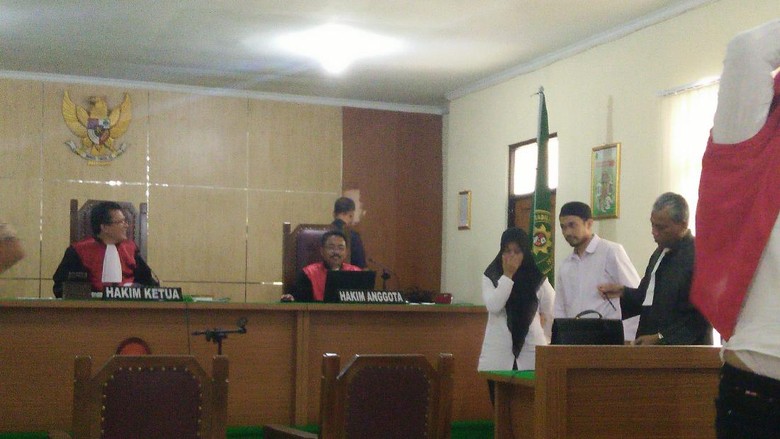 Pasutri Otak Kejahatan Vaksin Palsu Dibui 9 Tahun dan 8 Tahun Pasutri Otak Kejahatan Vaksin Palsu Dibui 9 Tahun dan 8 Tahun